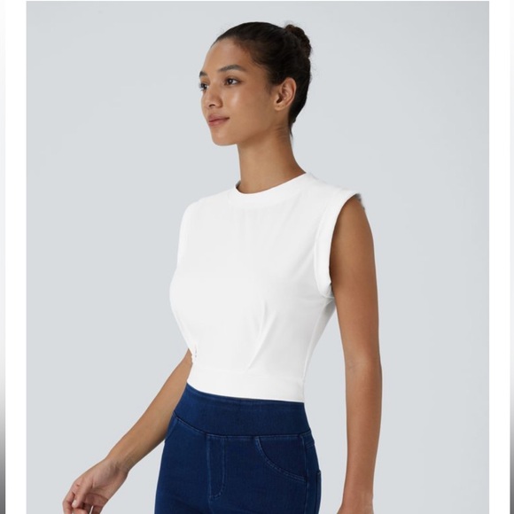 HALARA Tops - HALARA White Cropped Sleeveless Crewneck Tank